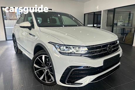 White 2024 Volkswagen Tiguan Wagon 162TSI R-Line