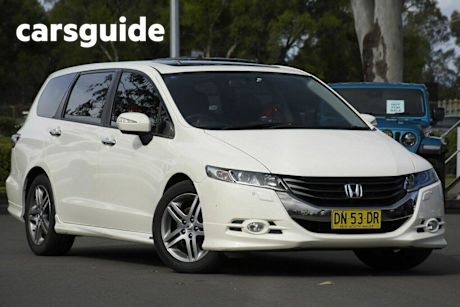 White 2010 Honda Odyssey Wagon Luxury