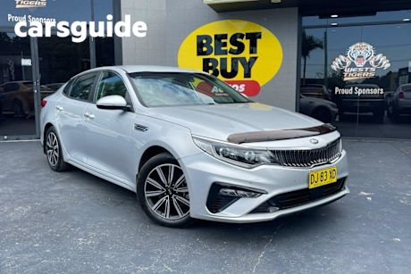 Silver 2018 Kia Optima Sedan SI