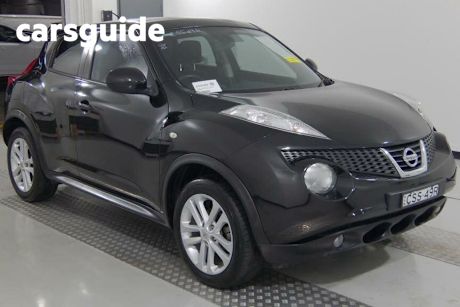 Black 2013 Nissan Juke Wagon ST (FWD)