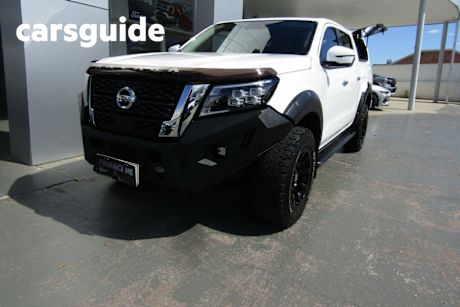 White 2022 Nissan Navara Dual Cab Pick-up ST-X (4X4) Leather/NO Sunroof