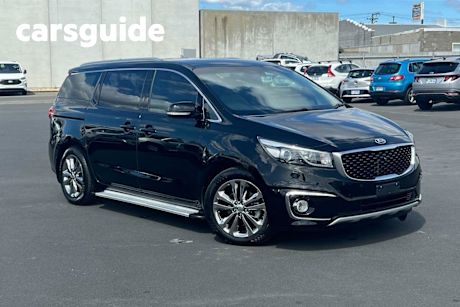Black 2017 Kia Carnival Wagon Platinum