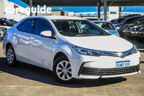 White 2018 Toyota Corolla Sedan Ascent