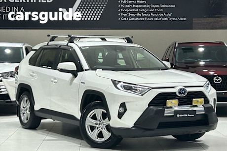 White 2020 Toyota RAV4 Wagon GX (awd) Hybrid