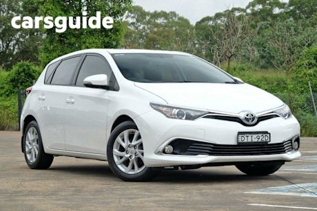 White 2016 Toyota Corolla Hatchback Ascent Sport