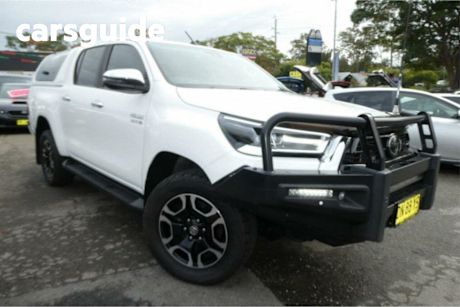 White 2020 Toyota Hilux Double Cab Pick Up SR5 (4X4)