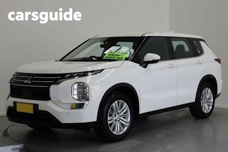 White 2022 Mitsubishi Outlander Wagon ES 5 Seat (awd)