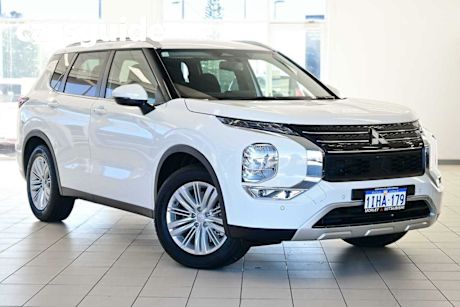 White 2024 Mitsubishi Outlander Wagon LS 7 Seat (2WD)