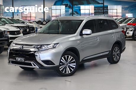 White 2018 Mitsubishi Outlander Wagon ES Adas 5 Seat (2WD)