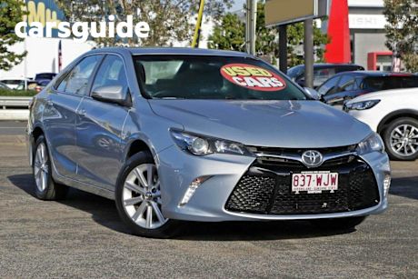Blue 2016 Toyota Camry Sedan Atara SL