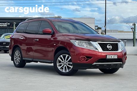 Red 2016 Nissan Pathfinder Wagon ST (4X4)