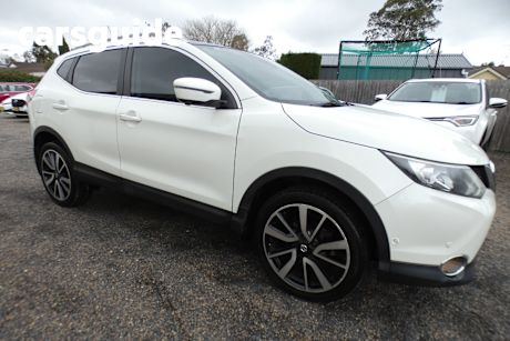 White 2015 Nissan Qashqai Wagon TI (4X2)
