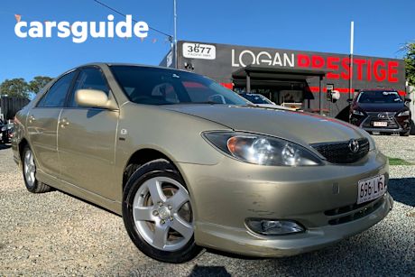Gold 2003 Toyota Camry Sedan Sportivo