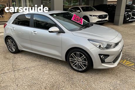 Silver 2022 Kia RIO Hatchback SX