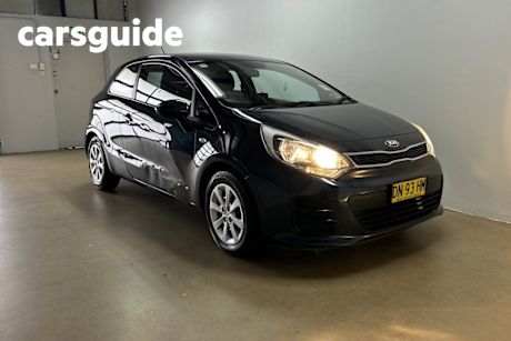 Grey 2016 Kia RIO Hatchback S