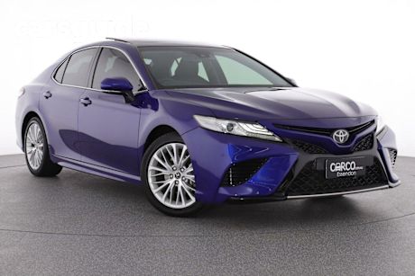 Blue 2018 Toyota Camry Sedan SL