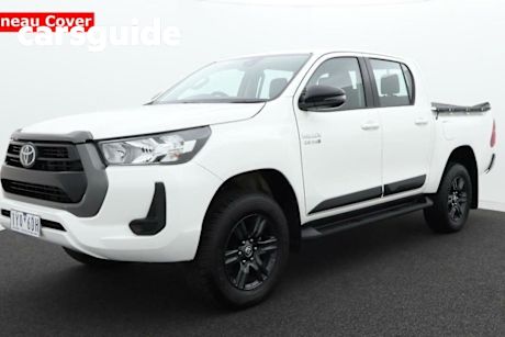 White 2023 Toyota Hilux Double Cab Pick Up SR (4X4)