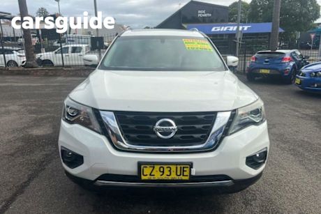 White 2017 Nissan Pathfinder Wagon ST-L