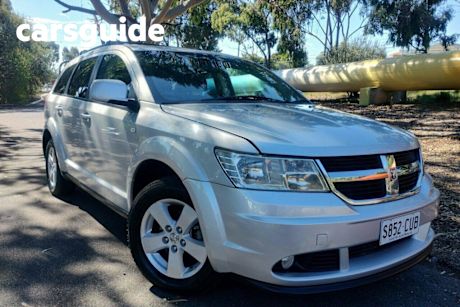 Silver 2011 Dodge Journey Wagon SXT