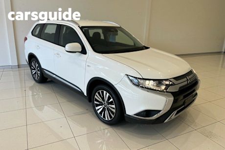 White 2018 Mitsubishi Outlander Wagon ES Adas 5 Seat (2WD)