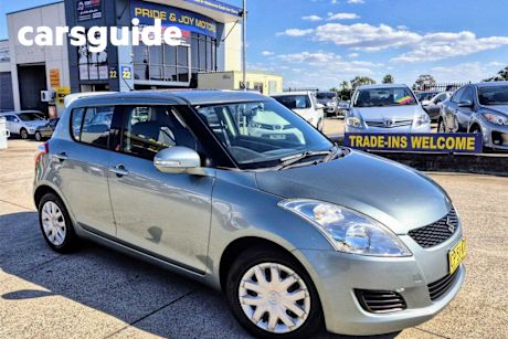 Green 2013 Suzuki Swift Hatchback GL
