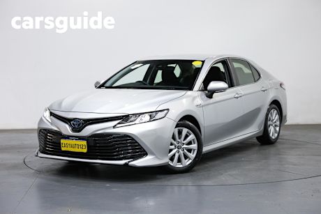 Silver 2019 Toyota Camry Sedan Ascent (hybrid)