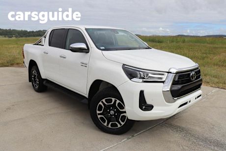 White 2022 Toyota Hilux Double Cab Pick Up SR5 + Premium Interior (4X4)
