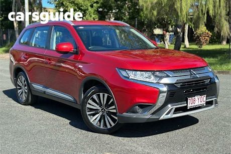 Red 2018 Mitsubishi Outlander Wagon ES 7 Seat (2WD)