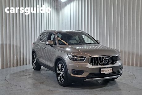 Gold 2019 Volvo XC40 Wagon T4 Inscription (awd)
