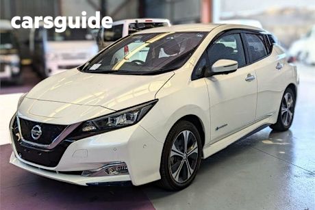 White 2018 Nissan Leaf Hatch EV