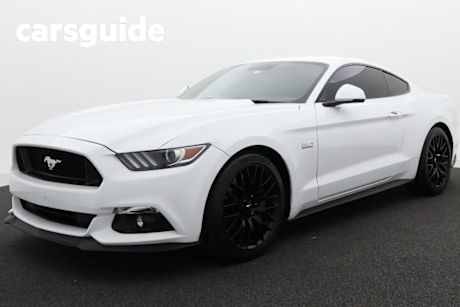 White 2017 Ford Mustang Coupe Fastback GT 5.0 V8