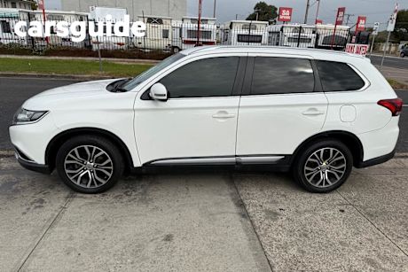 White 2015 Mitsubishi Outlander Wagon LS (4X2)
