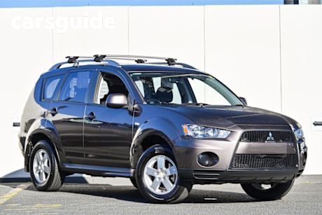 Brown 2010 Mitsubishi Outlander Wagon LS