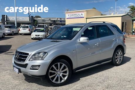 Silver 2011 Mercedes-Benz ML300 Wagon CDI Grand Edition (4X4)