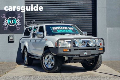 White 2011 Nissan Navara Dual Cab Pick-up ST-R (4X4)