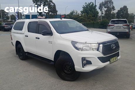 White 2018 Toyota Hilux Double Cab Pick Up SR (4X4)