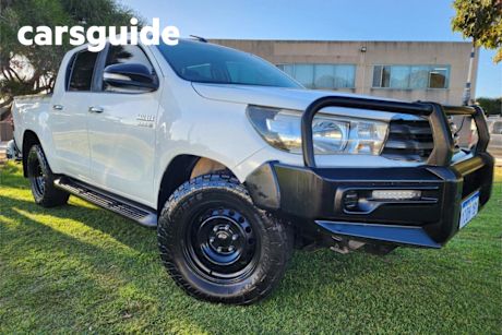 White 2015 Toyota Hilux Dual Cab Utility SR (4X4)