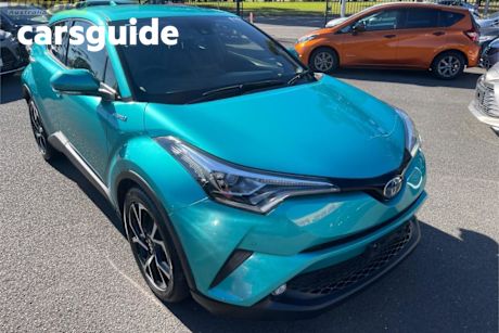 Green 2017 Toyota C-HR Wagon G Edition