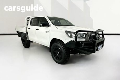 White 2022 Toyota Hilux Double Cab Chassis SR (4X4)
