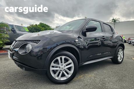 Black 2014 Nissan Juke Wagon ST (fwd)