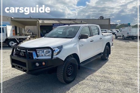 White 2019 Toyota Hilux Double Cab Chassis SR (4X4)
