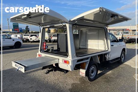 White 2018 Toyota Hilux Cab Chassis SR (4X4)