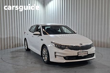 White 2016 Kia Optima Sedan SI