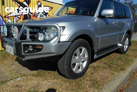 Silver 2010 Mitsubishi Pajero Wagon VR-X LWB (4X4)