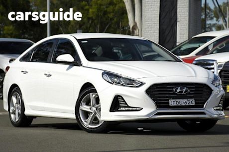 White 2017 Hyundai Sonata Sedan Active