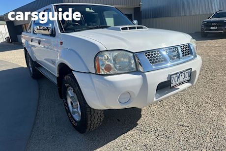 White 2014 Nissan Navara Dual Cab Pick-up ST-R (4X4)