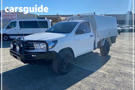 White 2018 Toyota Hilux Cab Chassis SR (4X4)