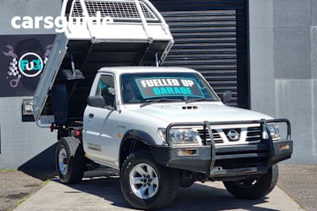 White 2004 Nissan Patrol Leaf Cab Chassis DX (4X4)