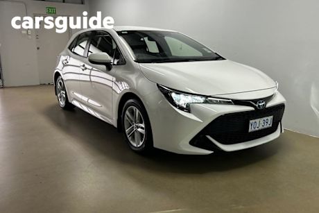 White 2020 Toyota Corolla Hatchback Ascent Sport (hybrid)