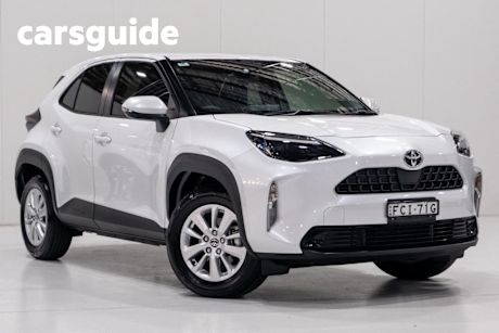 White 2023 Toyota Yaris Cross Wagon GX